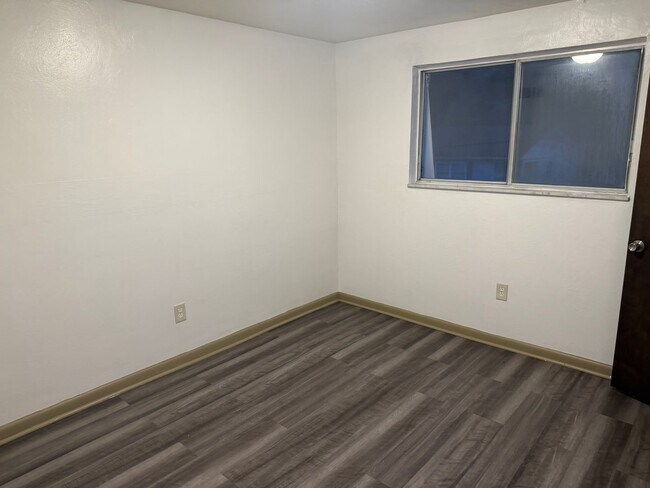Foto del edificio - 2 bed/1 bath Townhome Port Vue, PA
