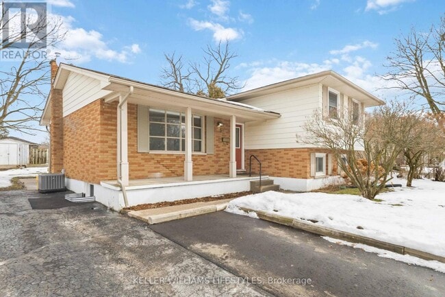 Building Photo - 32 Rollscourt Gardens