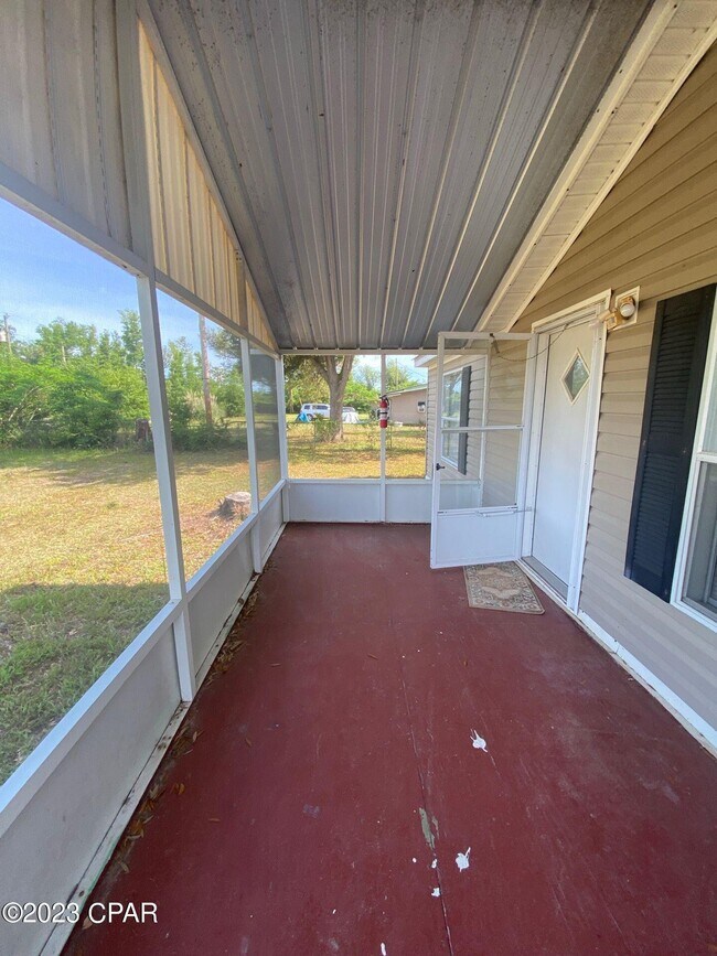 Foto del edificio - 9725 Bear St