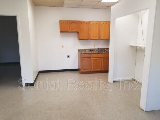 Foto del edificio - 355 Iris Ave