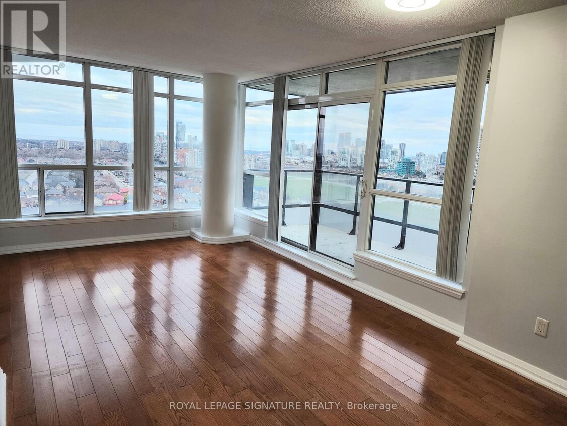 Photo principale - 220 Forum Dr