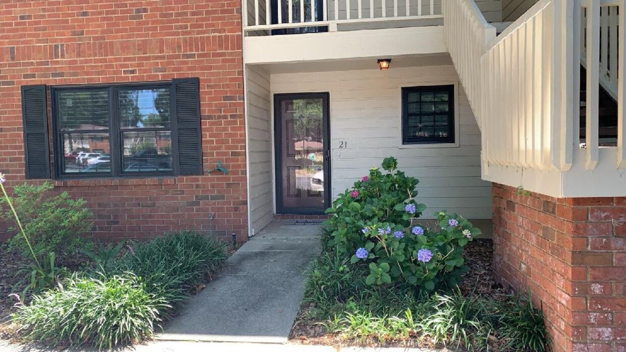 Foto principal - 21 Colony Park Dr