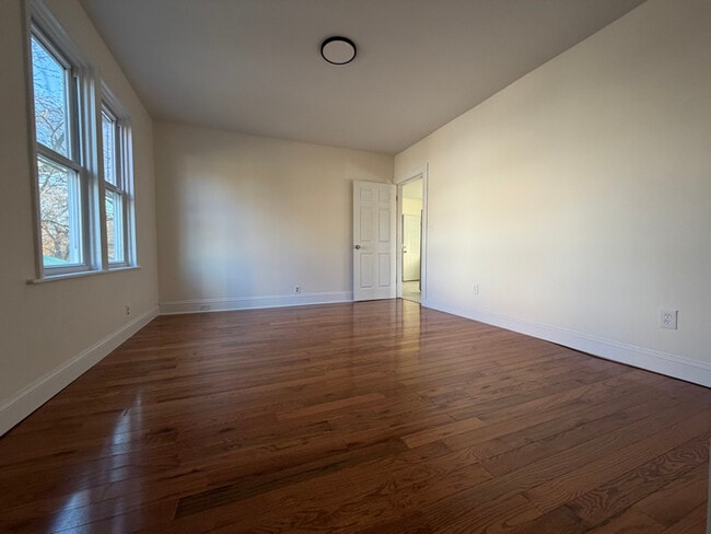 Photo - 19 Langdon St Apartment