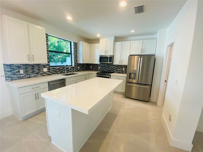 Building Photo - 4433 E Aqua Bella Ln