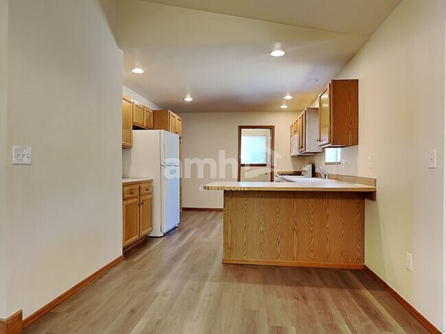 Foto del edificio - 414 Orting Ave NW