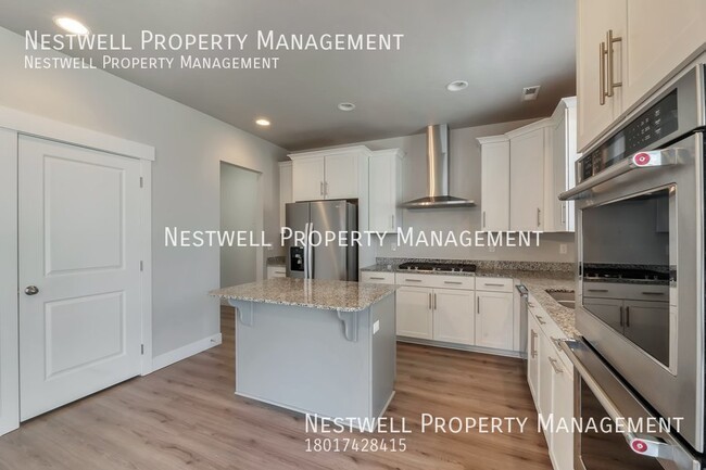 Foto del edificio - $250 OFF 1ST MONTH'S RENT - Modern 3-bed H...