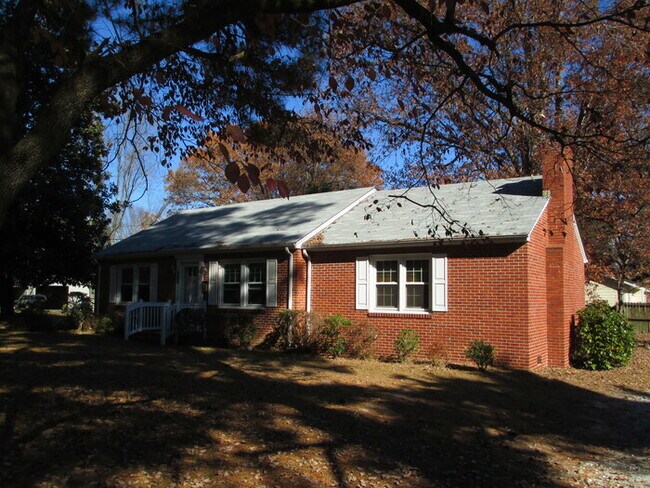 Building Photo - 209 Long Circle, Raonoke Rapids
