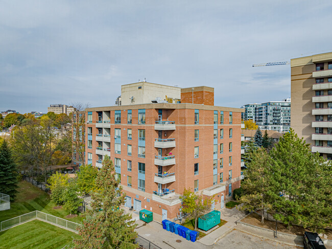 Building Photo - River Horizon