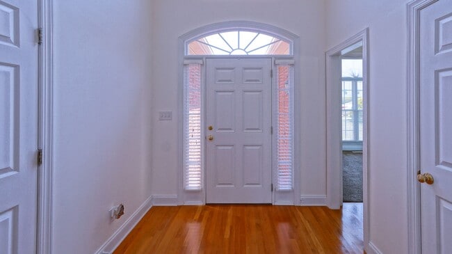 Building Photo - Fore!  First Green - 3 Bedroom 2.5 Bath Ra...