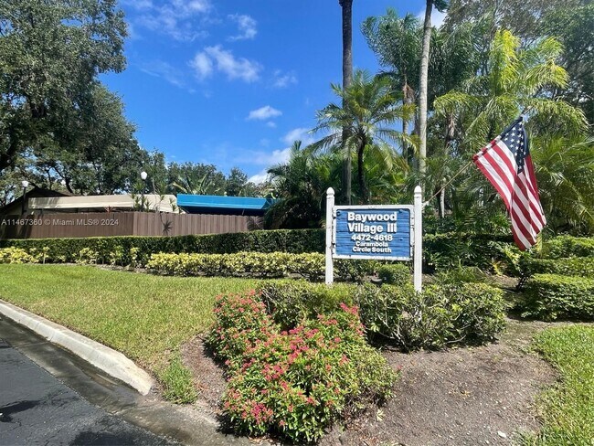 Building Photo - 4541 Carambola Cir S