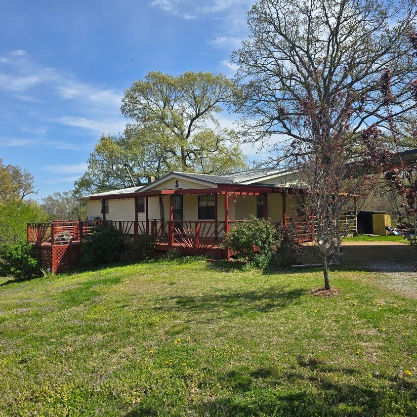 Foto del edificio - Freshly Updated 3 Bedroom/ 2 Bathroom Coun...