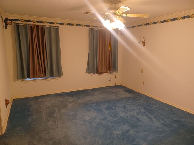 Building Photo - Spacious 4BR / 3BA Home for Rent — $1,985/month