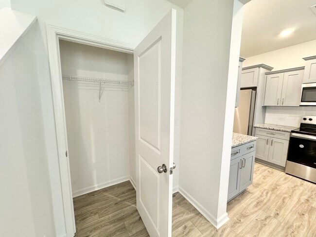 Building Photo - Beautiful Paired Home minutes from I-85 3br 2.5 ba with 2 car garage