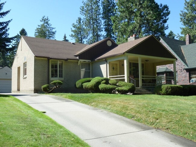 Building Photo - 517 W 27th Ave