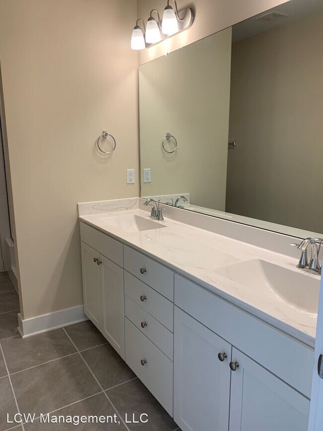 Building Photo - 3 br, 2.5 bath House - 1761 Welden Village...