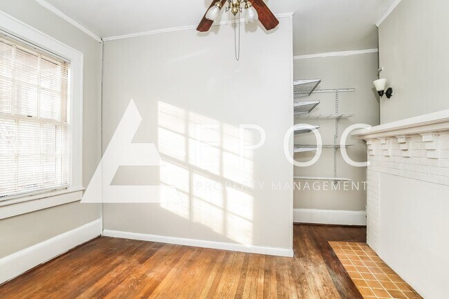 Foto del edificio - 400 S Josephine Boyd St