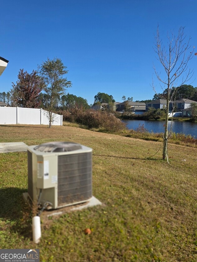 Foto del edificio - 145 Ashwood Cir