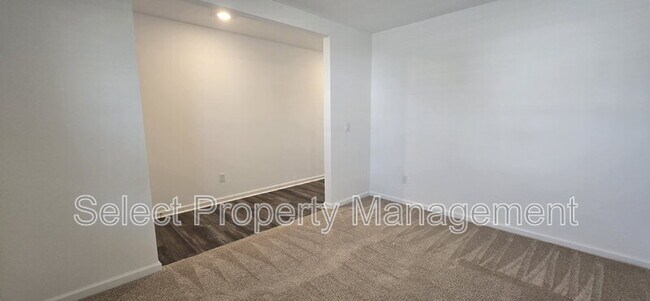 Foto del edificio - 1396 Livingston Lks Wy