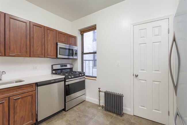 Building Photo - 333 Fairmount Ave