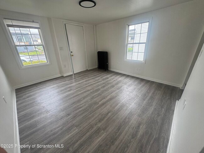 Building Photo - 360 N Hyde Park Ave