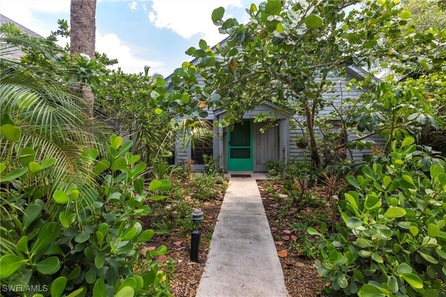 Foto del edificio - 1323 Solana Rd