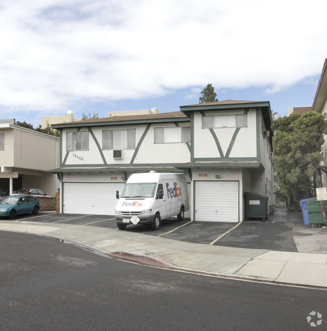 Building Photo - 13558 Rye St