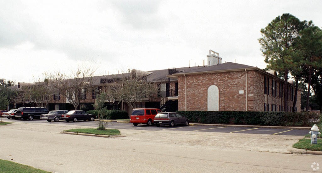 Memorial Village Apartments 11601 Katy Fwy Houston, TX