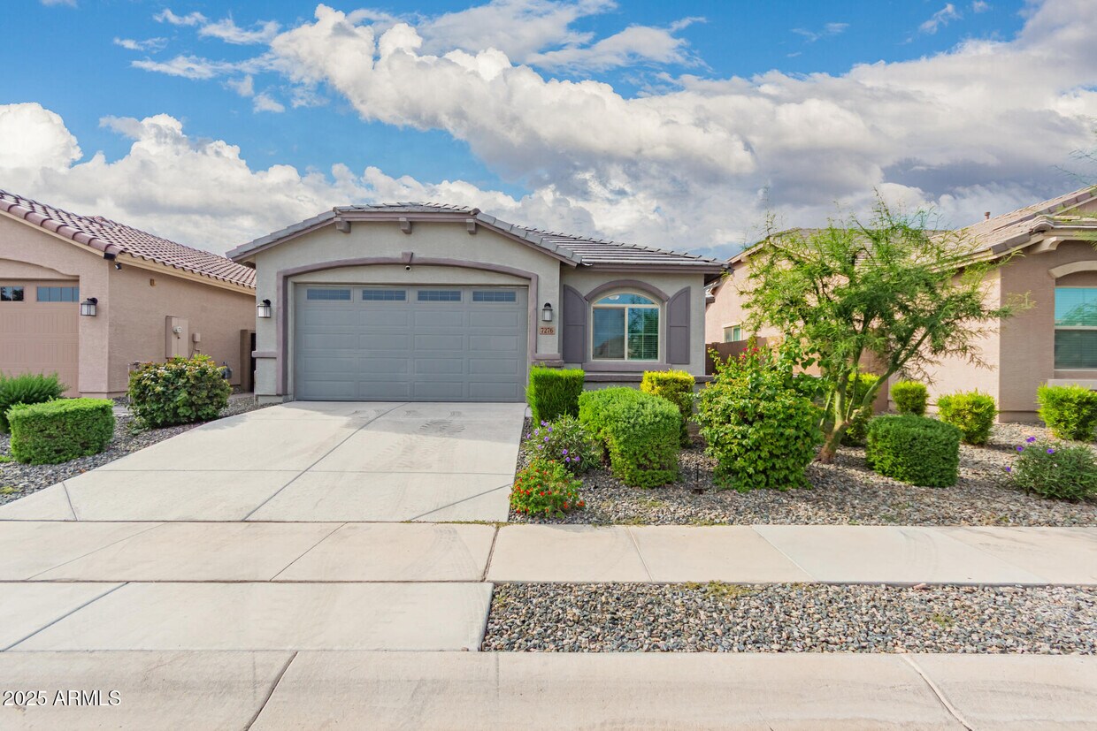 Foto principal - 7276 S 22nd Ln