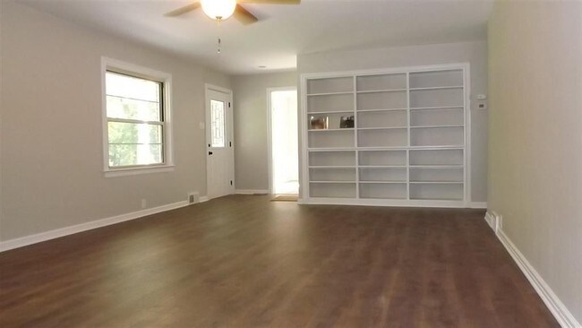 Building Photo - 3 br, 2 bath House - 3595 Helen Ave Dr