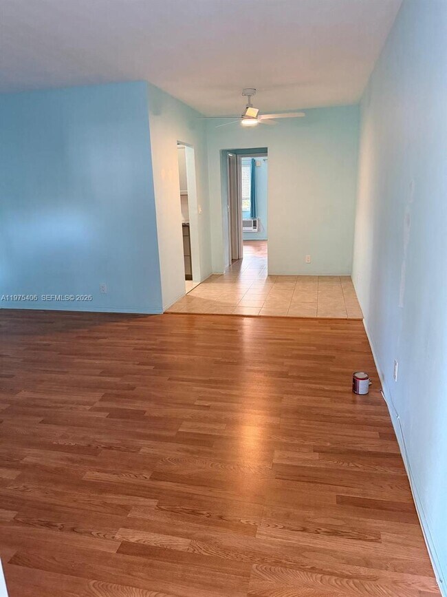 Foto del edificio - 450 Layne Blvd