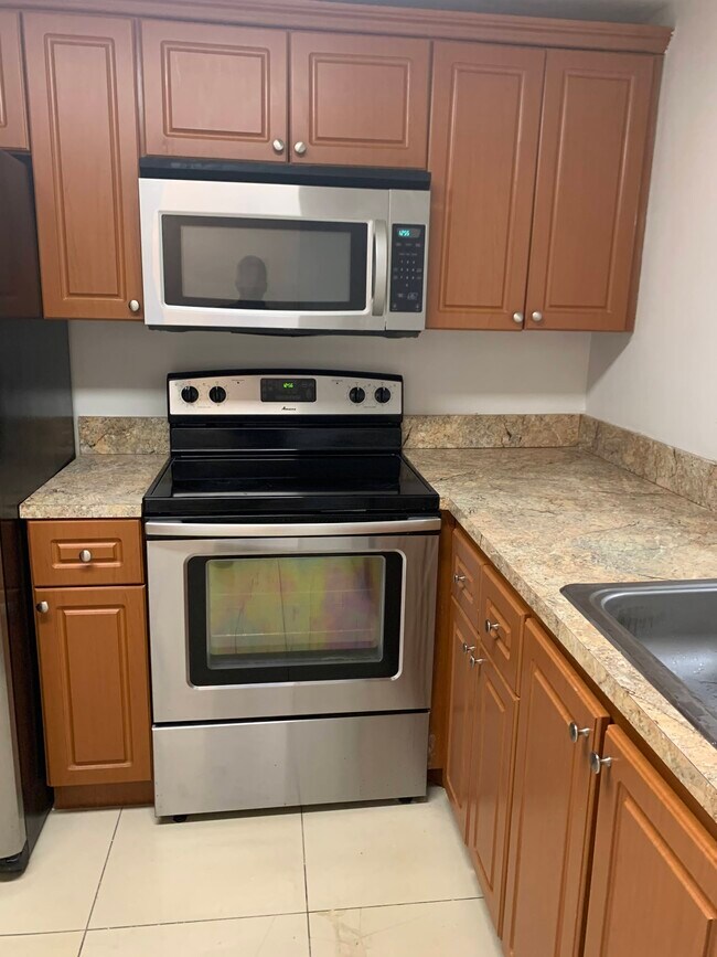Foto del edificio - 11261 N Kendall Dr