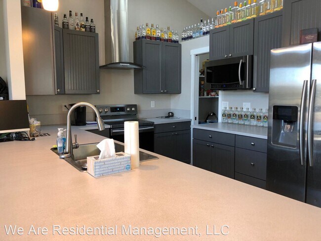Foto del edificio - 4 br, 2.5 bath House - 33 S. Pine Circle
