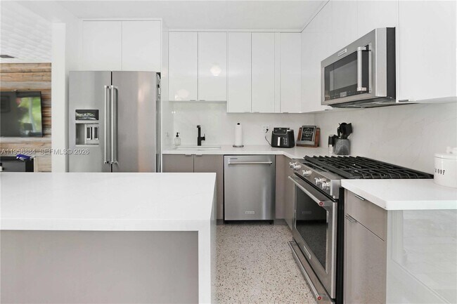 Foto del edificio - 930 N 11th Ct