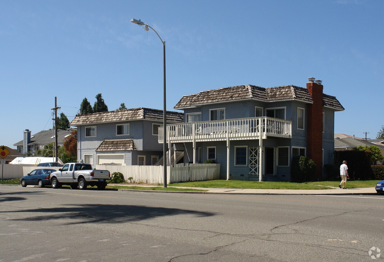 Primary Photo - 4150-4154 Lamont St