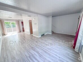 Building Photo - 1324 Lincoln Ave