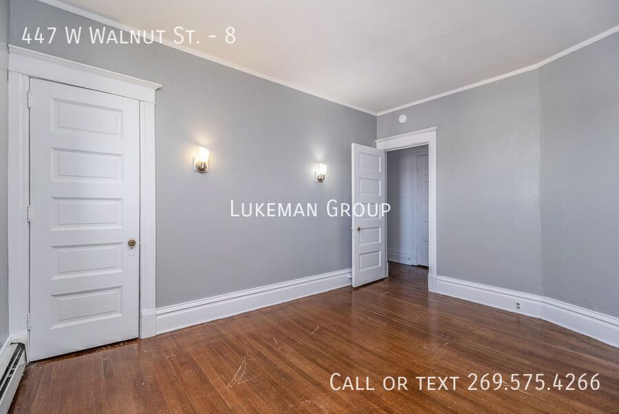 Primary Photo - 447 W Walnut St