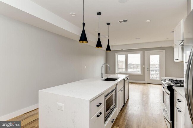 Foto del edificio - 911 Evarts St NE