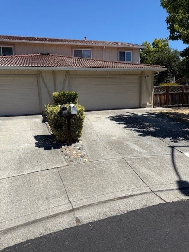 Photo - Lovely Duet Located in Dublin House