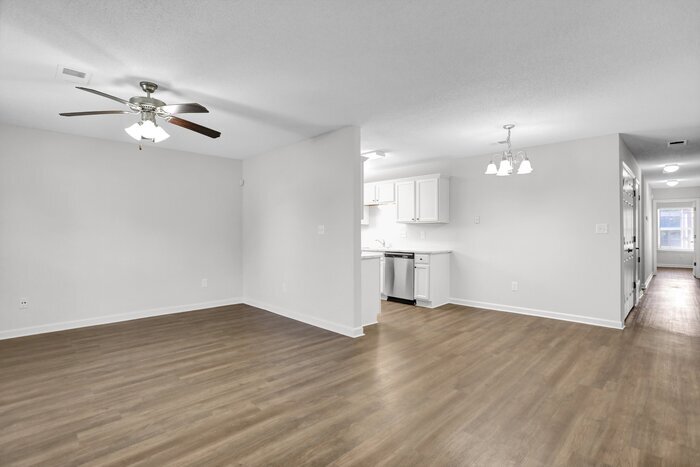 Primary Photo - Renovated 3 Bed, 2 Bath Townhome in Gated ...