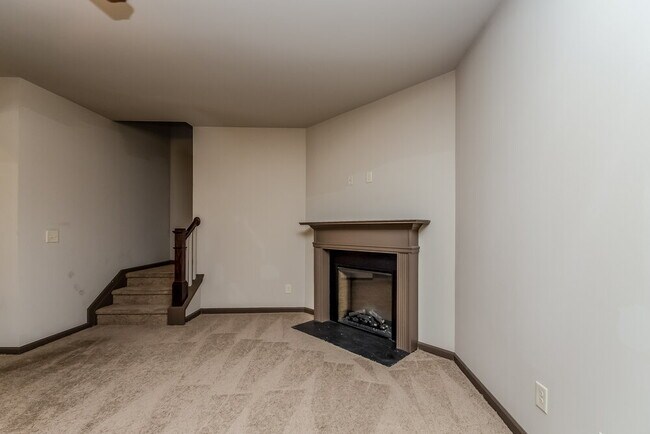Building Photo - 611 Sweet Ashley Way