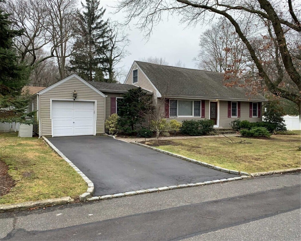 Primary Photo - 2 Sun Valley Ct