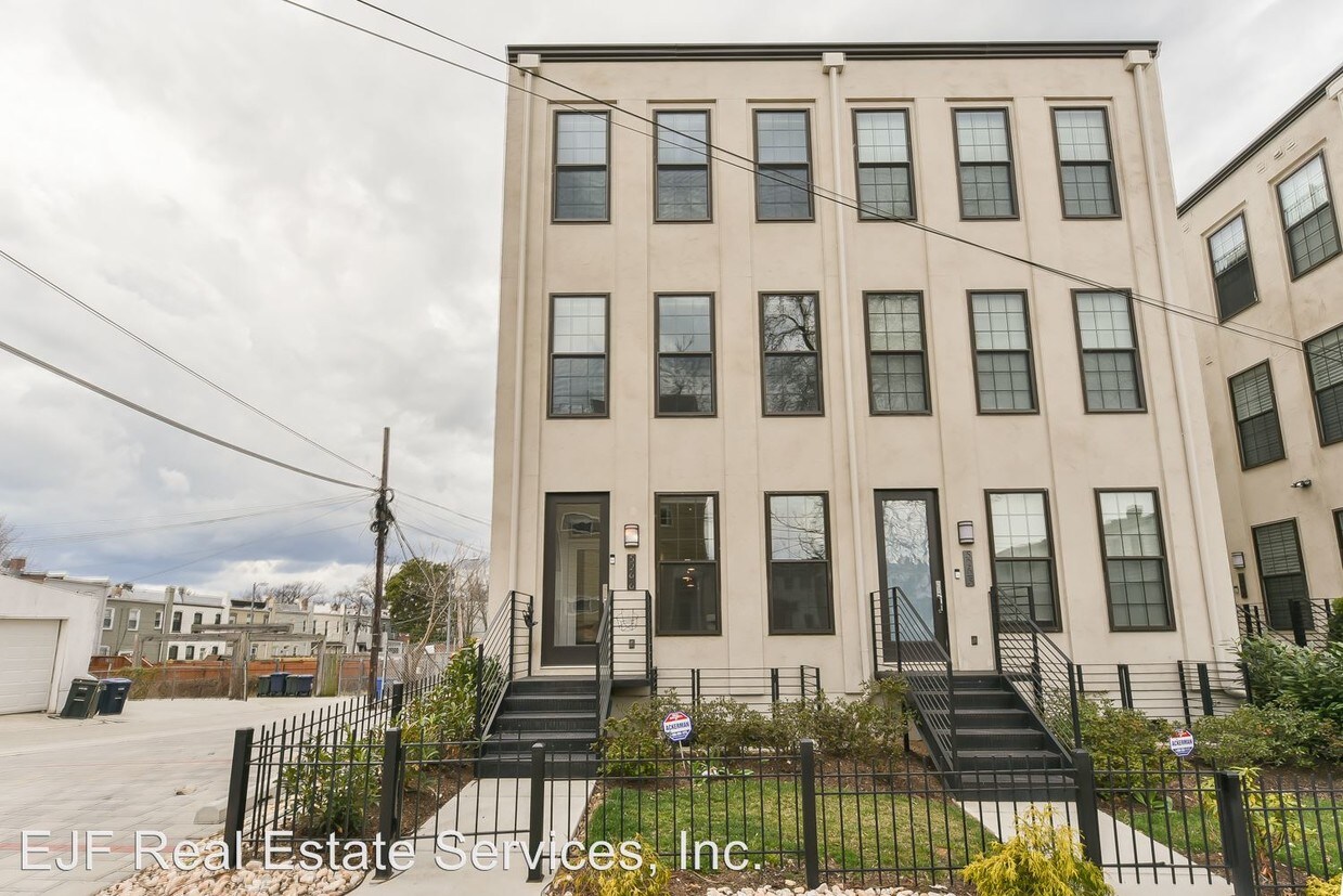 Primary Photo - 526 Lamont St NW