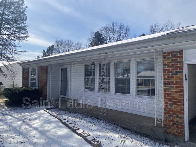 Building Photo - 14655 Fox Manor Dr