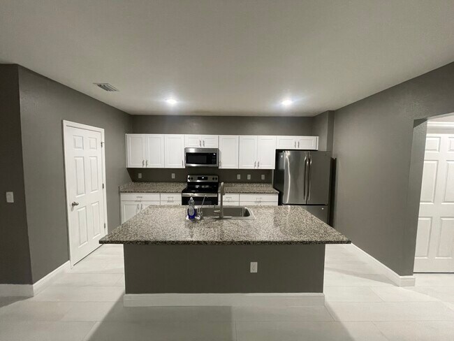 Building Photo - 13037 Pennybrook Dr