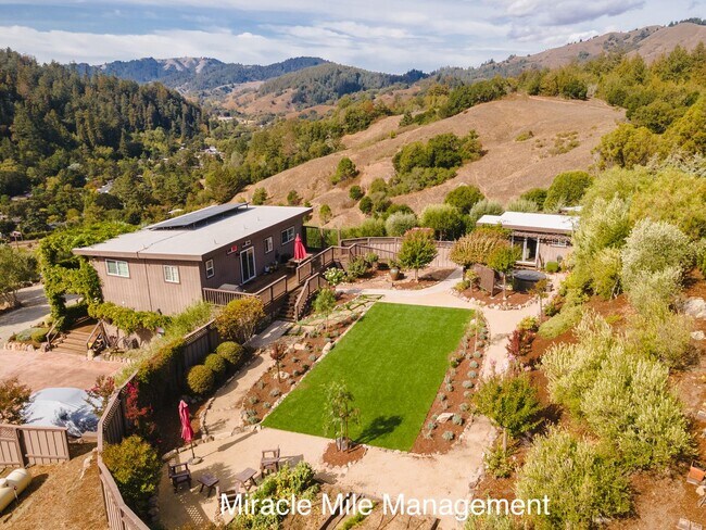 Foto del edificio - West Marin Luxury Retreat – Private Estate with Panoramic Views