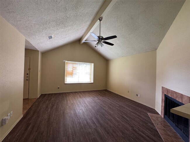 Foto del edificio - 10014 Sand Pass Ln