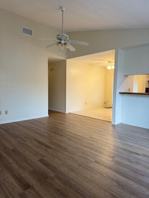 Building Photo - Adorable 3-Bedroom Duplex in Prime Austin ...