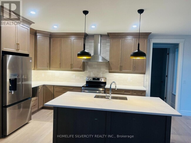 Building Photo - 359 Marla Crescent