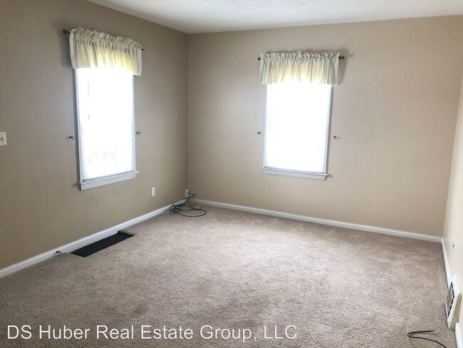 Building Photo - 2 br, 1 bath House - 615 E Sheridan Rd