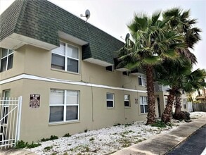 Building Photo - 14120 Palm St